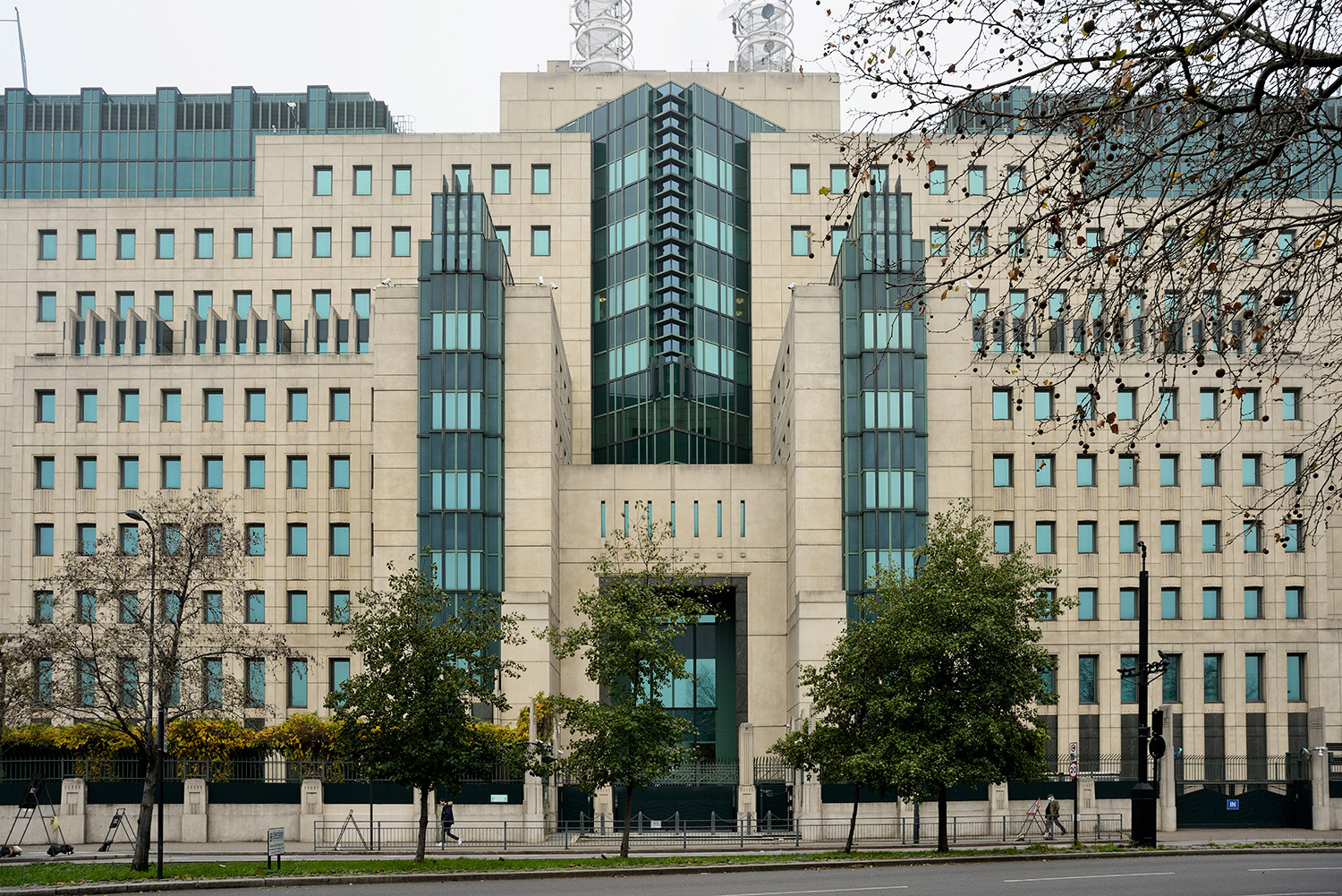 Postmodernism and Digital Language: London as a Palimpsest