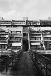 free photo of alexandra road estate a grayscale londra regno unito